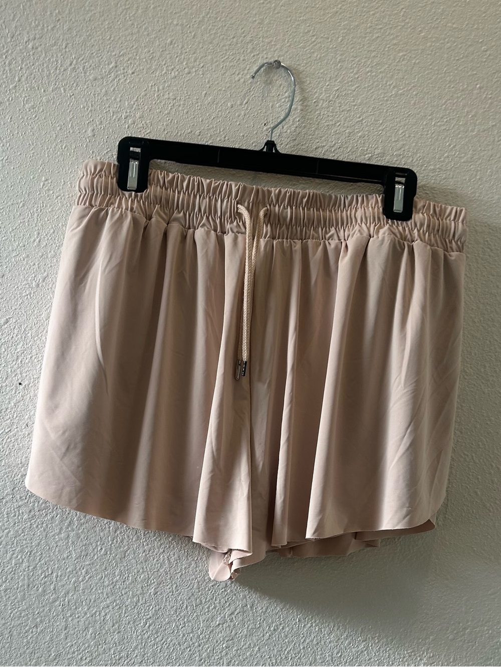 Women's Athletic Drawstring Shorts in Light Beige